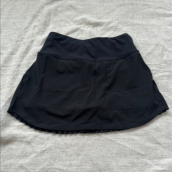 Black tennis skirt - Picture 1 of 3
